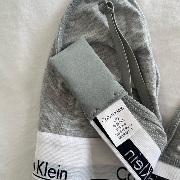 Calvin Klein Bralette - Picture 3 of 3